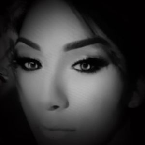 Meet your Posher, Selena